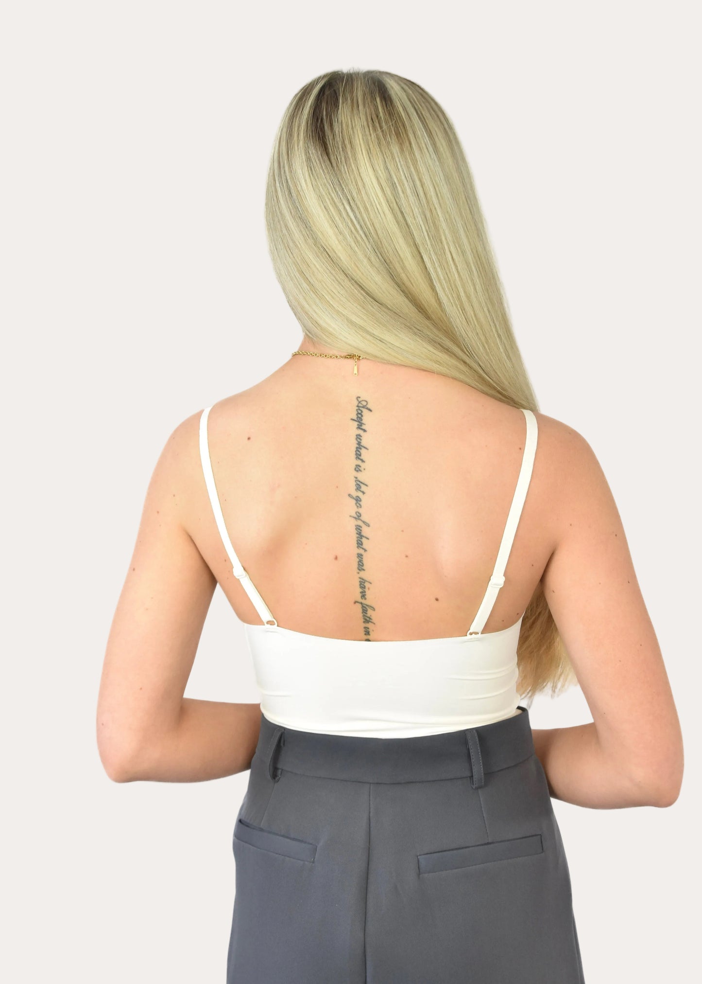 V-neck Body Off-White - top van Pretty in Pink.