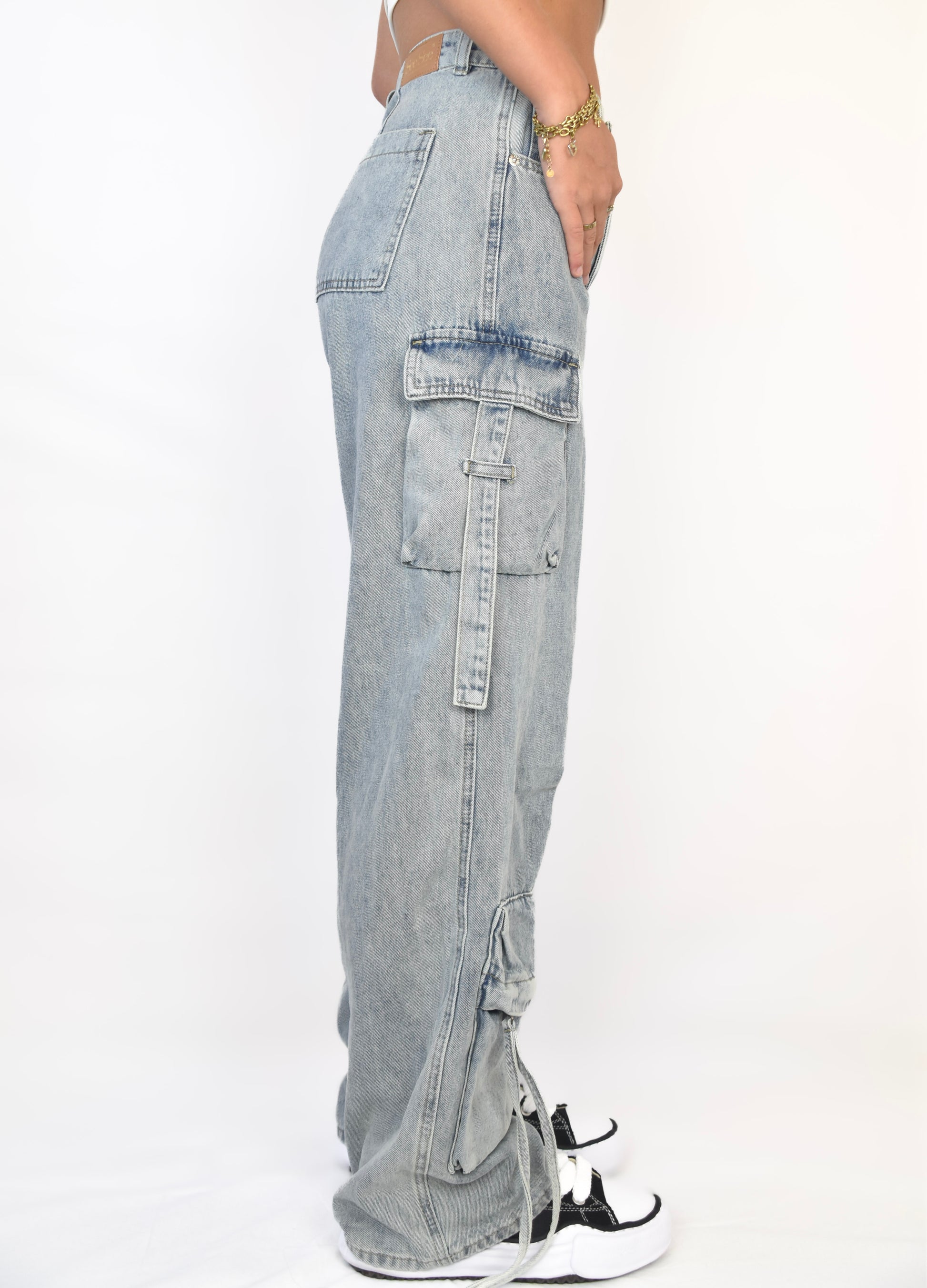 Blue Wash Pocket Cargo - jeans van Pretty in Pink. broekcargojeans