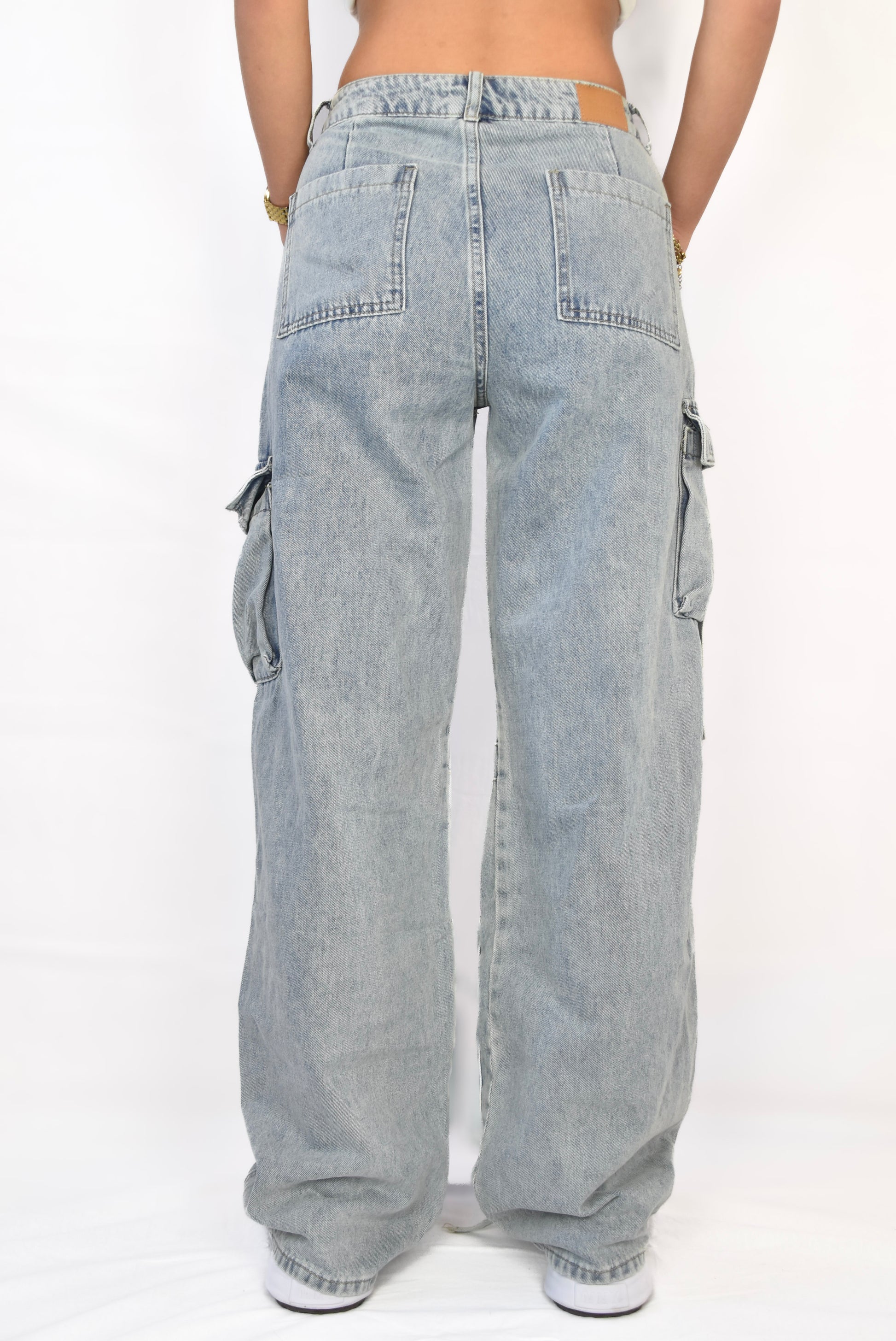 Blue Wash Pocket Cargo - jeans van Pretty in Pink. broekcargojeans