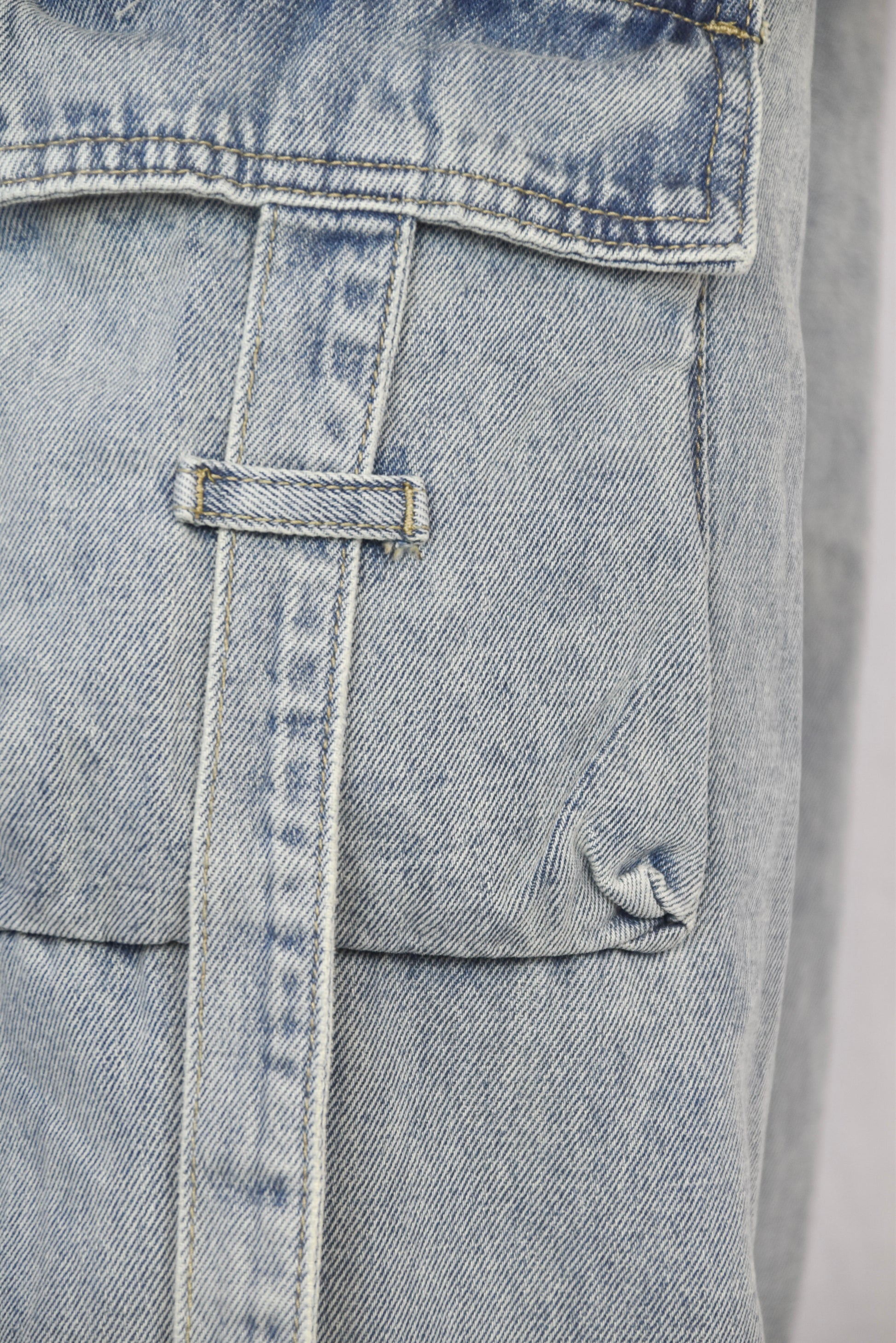Blue Wash Pocket Cargo - jeans van Pretty in Pink. broekcargojeans