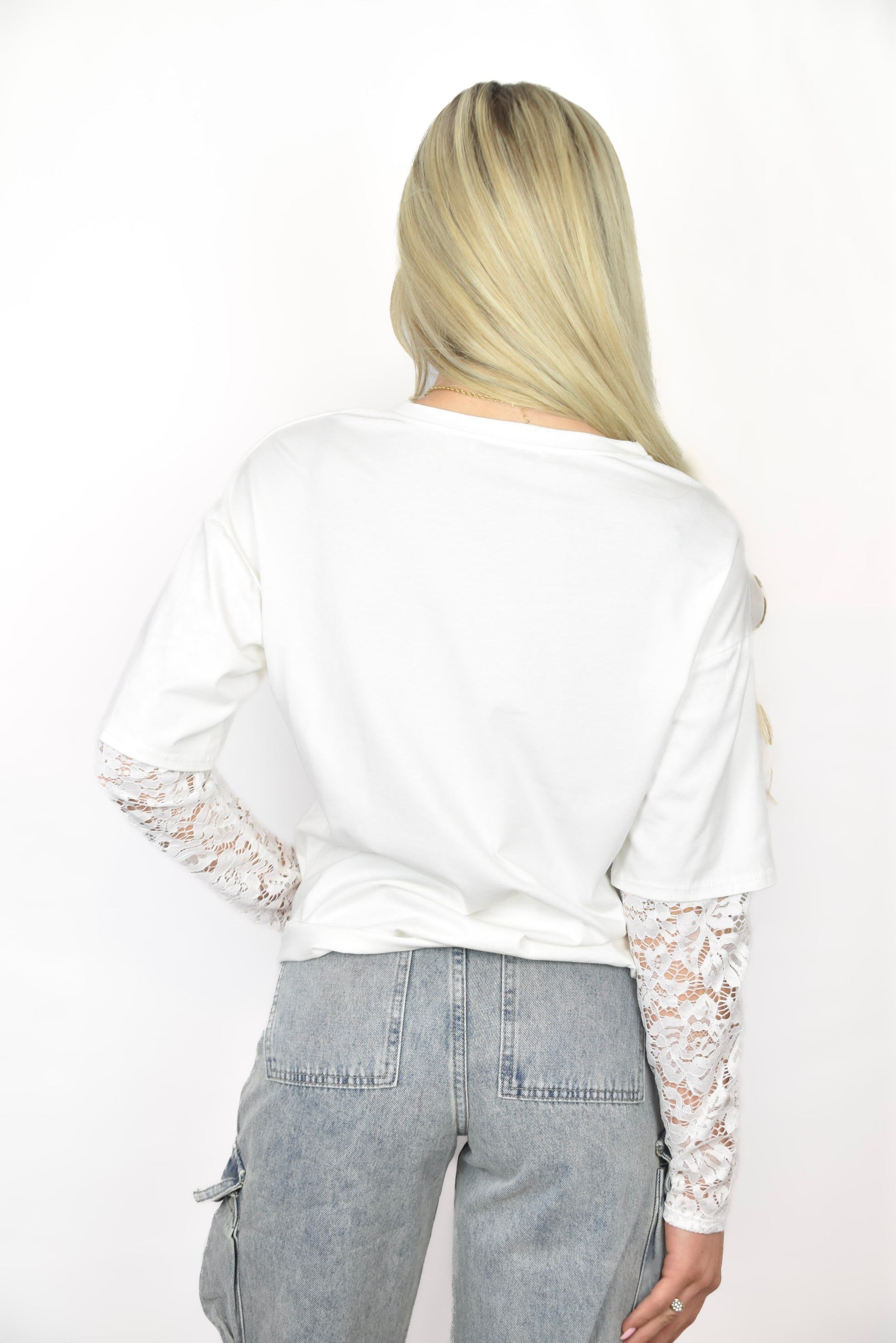 Flower Lace T-shirt White -  van Pretty in Pink. 
