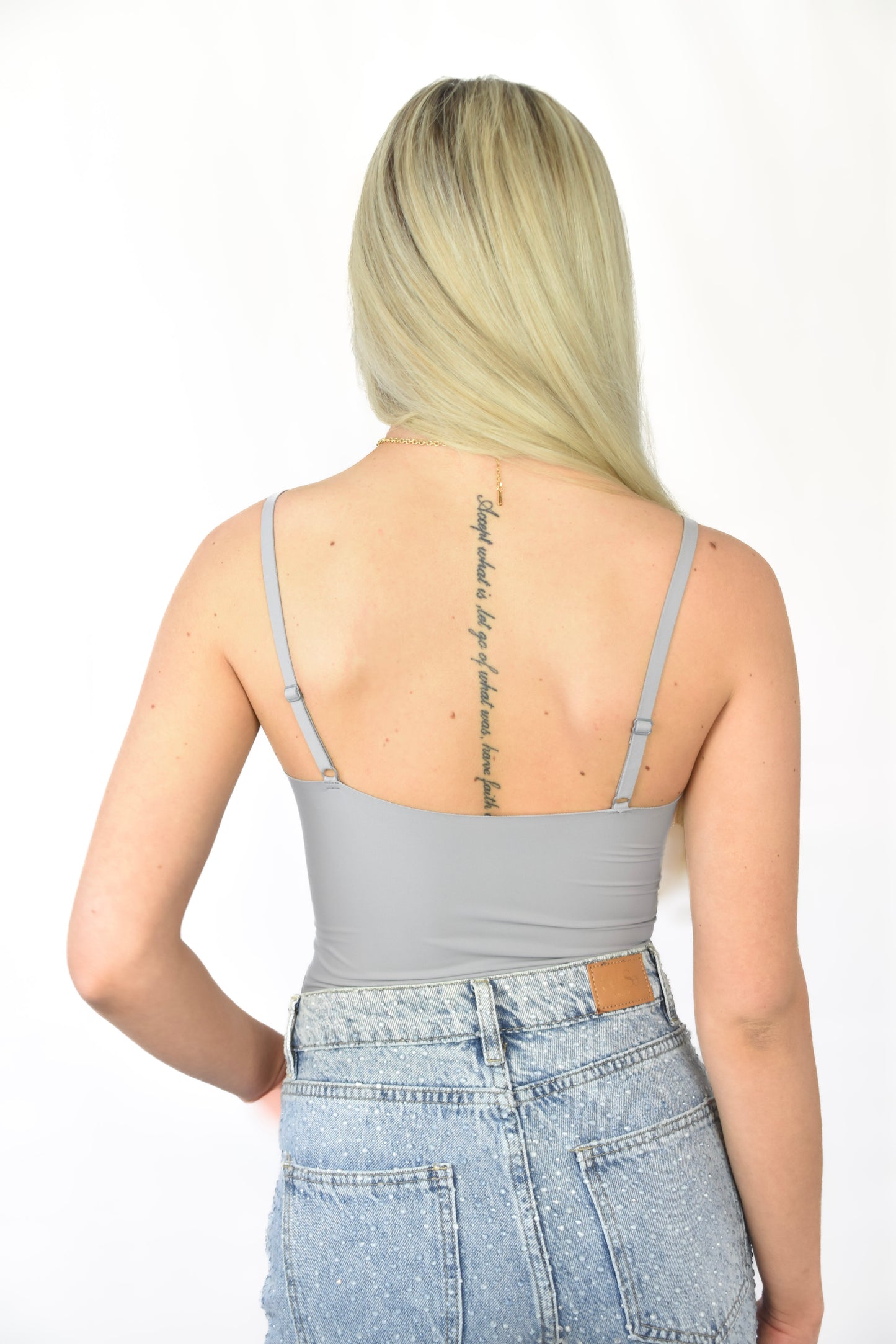 V-neck Body Grey - top van Pretty in Pink. 